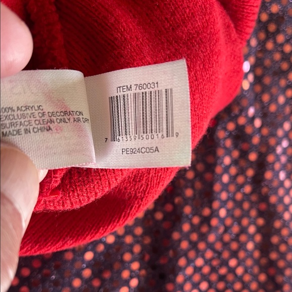 Red Beanie with Snoopy Embroidery Pom Pom - Picture 5 of 5